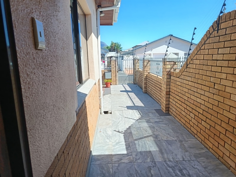 4 Bedroom Property for Sale in Rylands Western Cape
